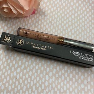 ABH Liquid lipstick “Naked”